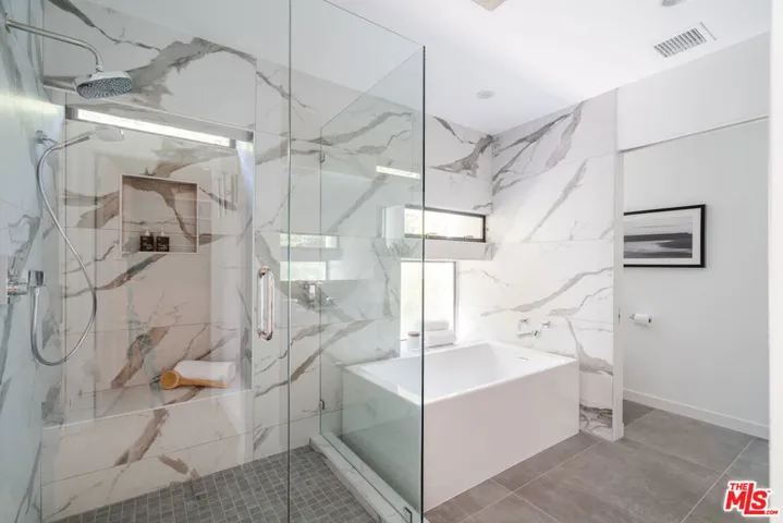 1325 N Wetherly Drive, Los Angeles, California 90069