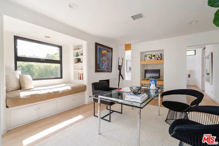 1325 N Wetherly Drive, Los Angeles, California 90069
