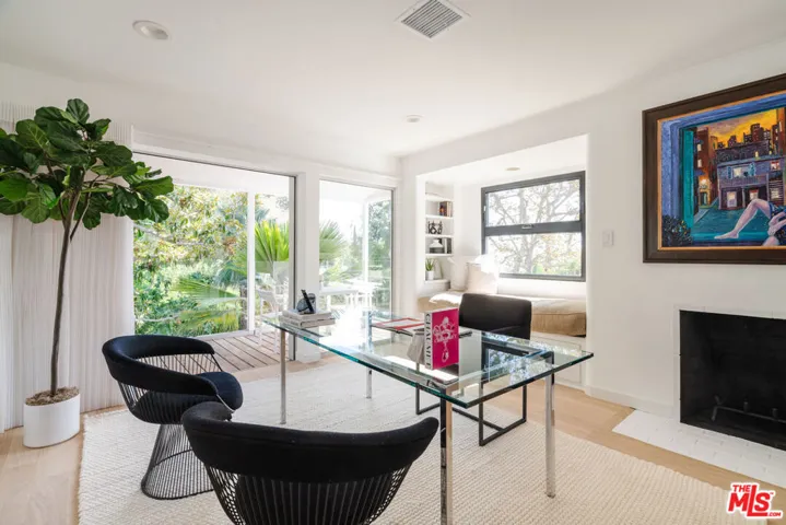 1325 N Wetherly Drive, Los Angeles, California 90069