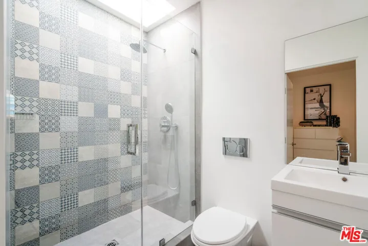 1325 N Wetherly Drive, Los Angeles, California 90069