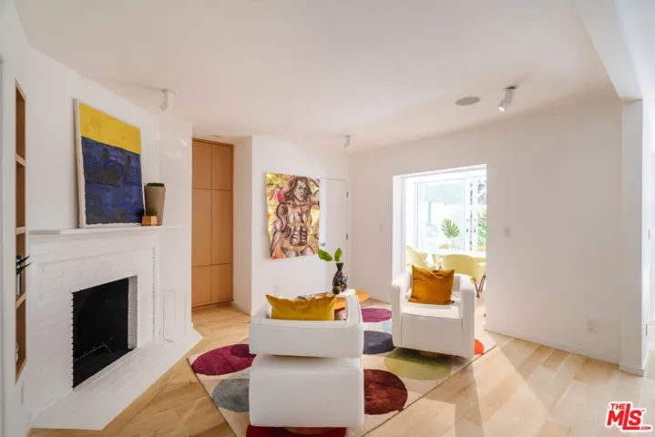 1325 N Wetherly Drive, Los Angeles, California 90069
