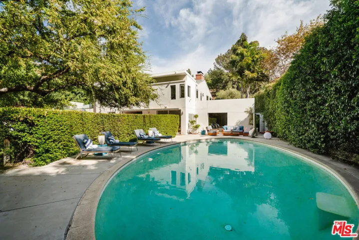 1325 N Wetherly Drive, Los Angeles, California 90069