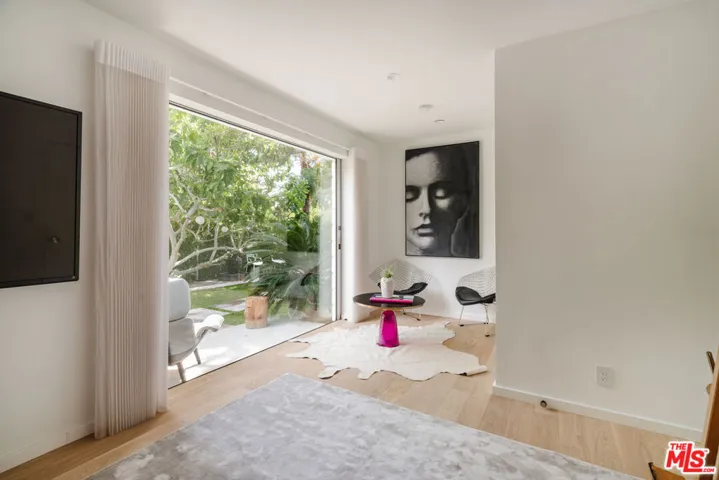 1325 N Wetherly Drive, Los Angeles, California 90069