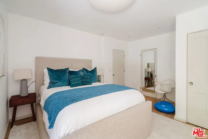 1325 N Wetherly Drive, Los Angeles, California 90069