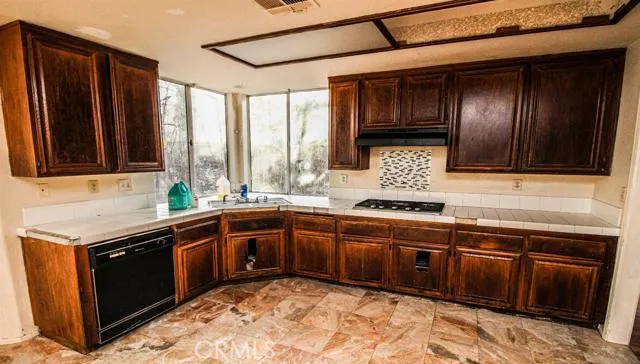 13231 Luna Road, Victorville, California 92392