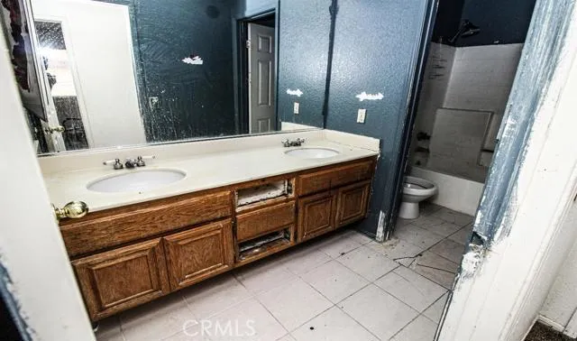 13231 Luna Road, Victorville, California 92392