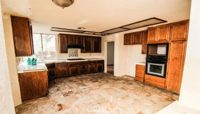13231 Luna Road, Victorville, California 92392