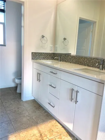 121 Wild Rose, Lake Forest, California 92630