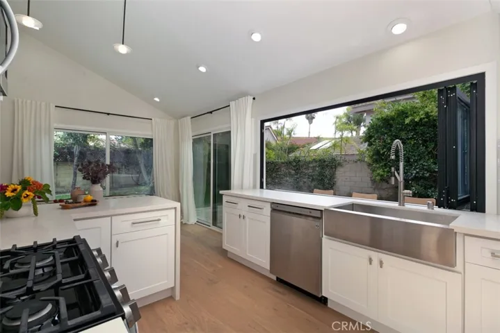 9892 Lapworth Circle, Huntington Beach, California 92646