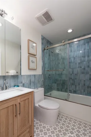 9892 Lapworth Circle, Huntington Beach, California 92646