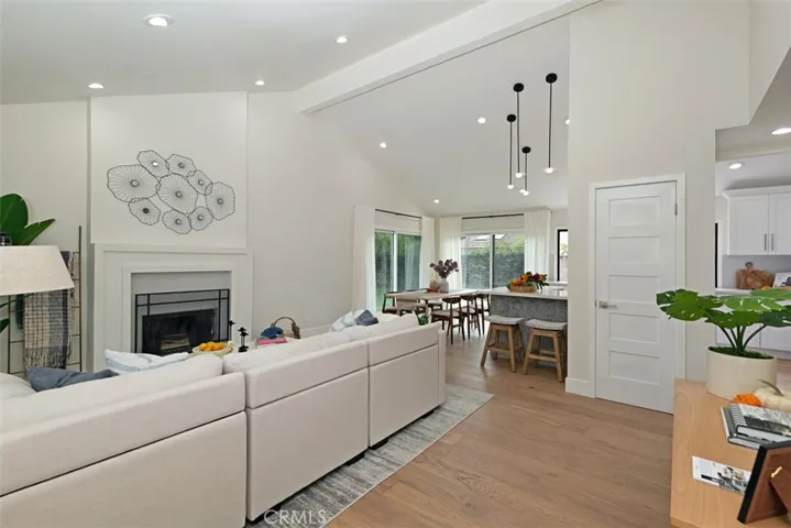 9892 Lapworth Circle, Huntington Beach, California 92646