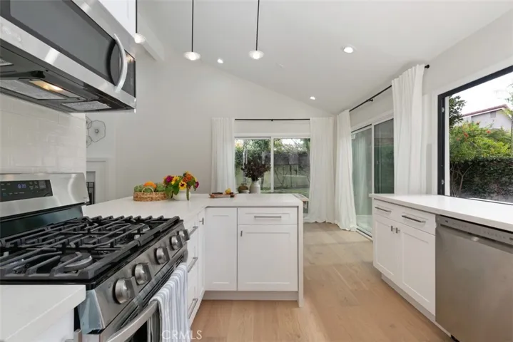 9892 Lapworth Circle, Huntington Beach, California 92646