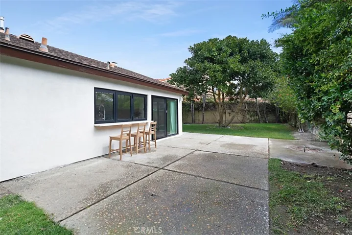 9892 Lapworth Circle, Huntington Beach, California 92646