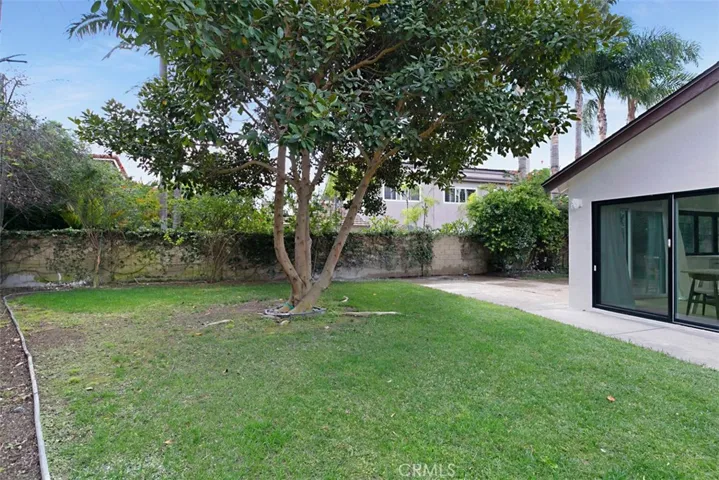 9892 Lapworth Circle, Huntington Beach, California 92646