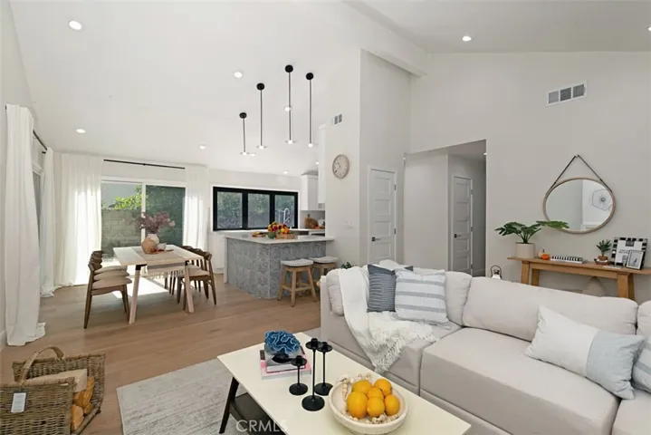 9892 Lapworth Circle, Huntington Beach, California 92646