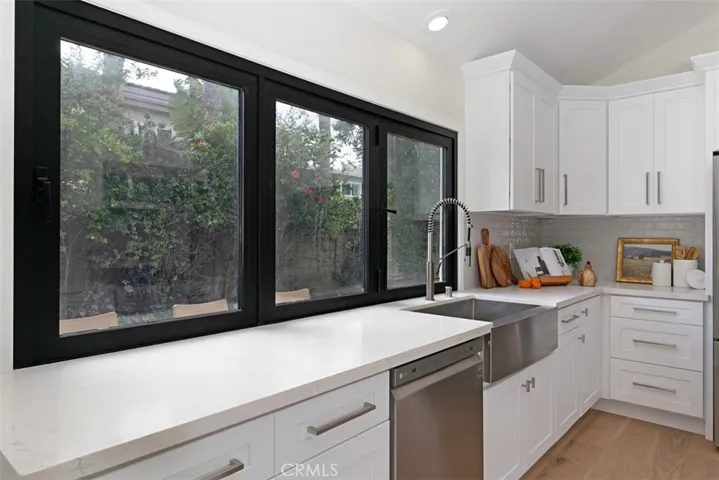 9892 Lapworth Circle, Huntington Beach, California 92646