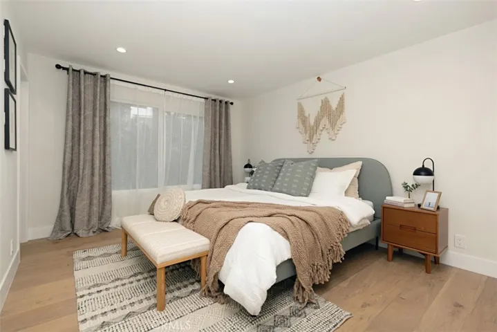 9892 Lapworth Circle, Huntington Beach, California 92646