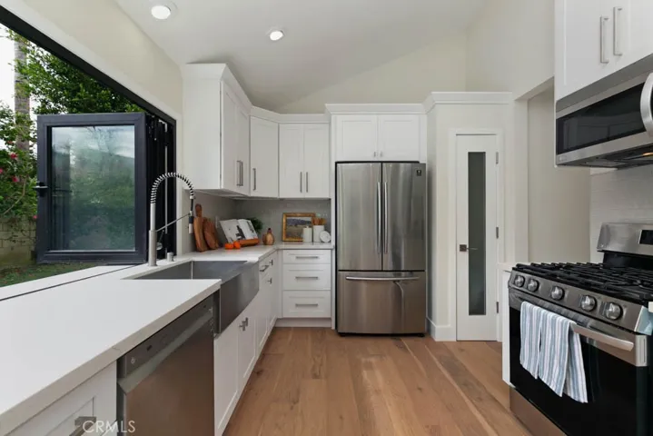9892 Lapworth Circle, Huntington Beach, California 92646