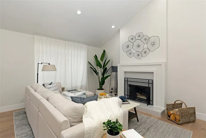 9892 Lapworth Circle, Huntington Beach, California 92646