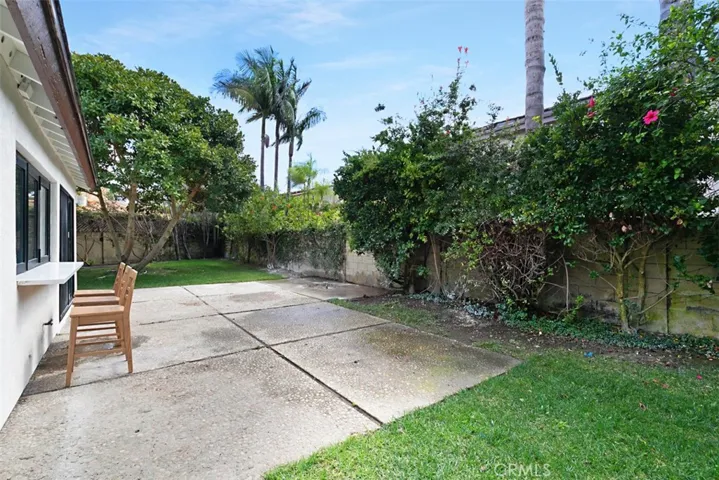 9892 Lapworth Circle, Huntington Beach, California 92646