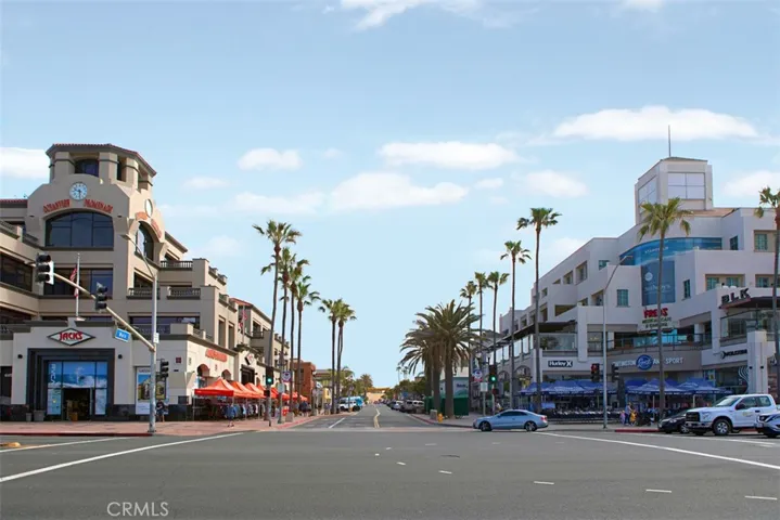 9892 Lapworth Circle, Huntington Beach, California 92646