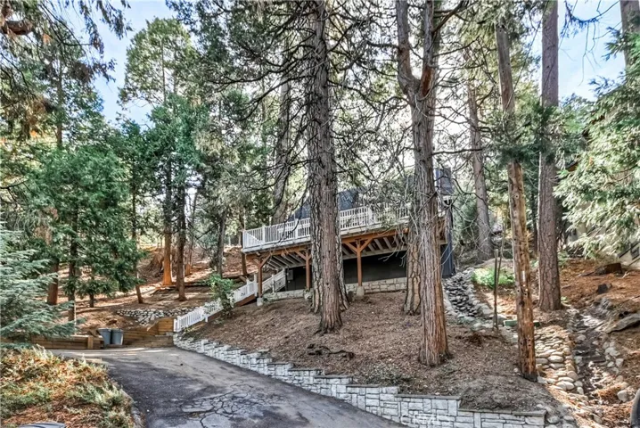 117 Joaquin Miller Road, Lake Arrowhead, California 92352