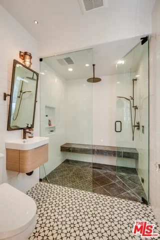 677 S Mccadden Place, Los Angeles, California 90005