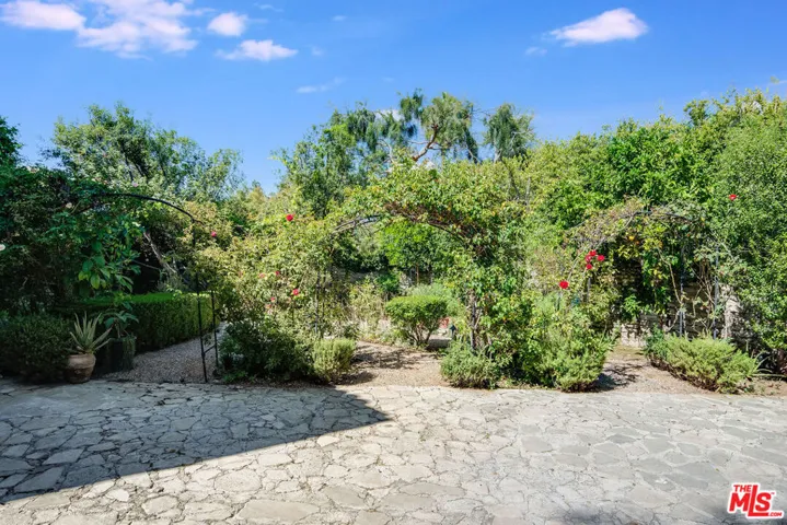 677 S Mccadden Place, Los Angeles, California 90005