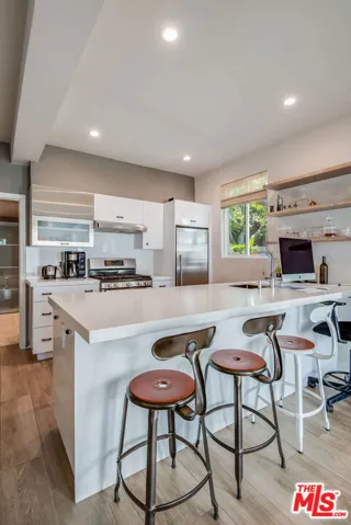 677 S Mccadden Place, Los Angeles, California 90005