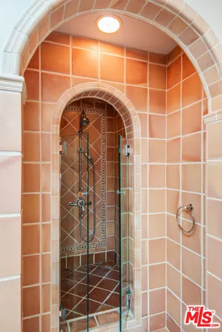 677 S Mccadden Place, Los Angeles, California 90005