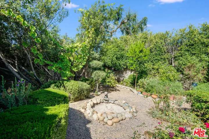 677 S Mccadden Place, Los Angeles, California 90005