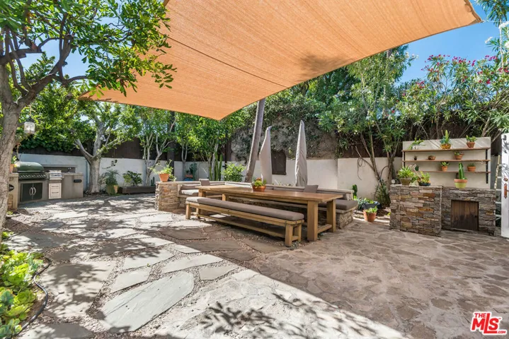 677 S Mccadden Place, Los Angeles, California 90005