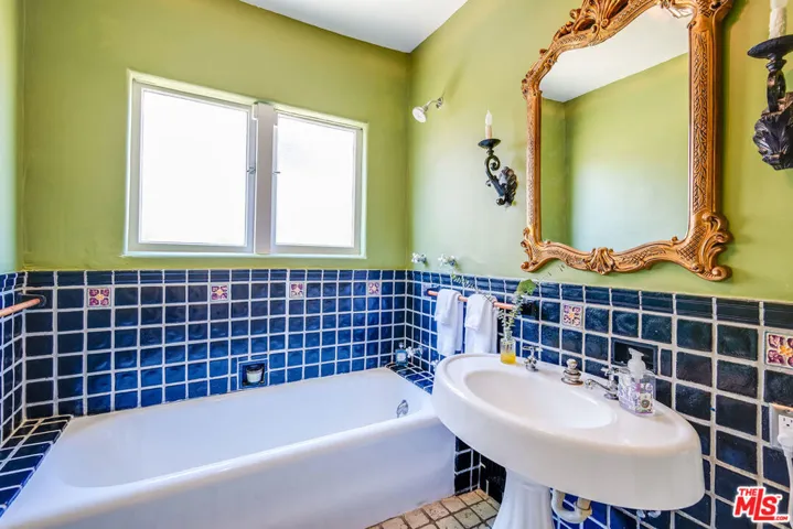 677 S Mccadden Place, Los Angeles, California 90005
