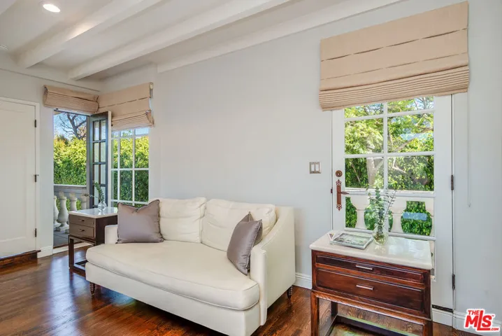 677 S Mccadden Place, Los Angeles, California 90005