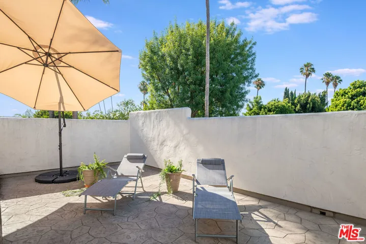677 S Mccadden Place, Los Angeles, California 90005