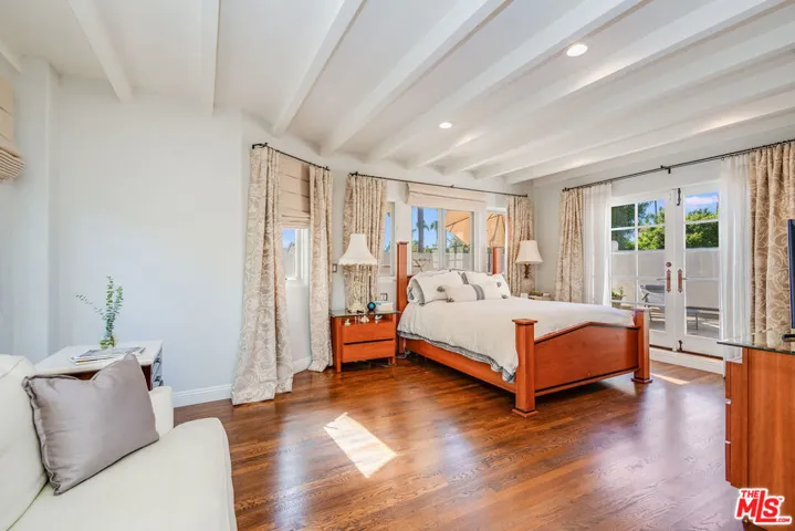 677 S Mccadden Place, Los Angeles, California 90005