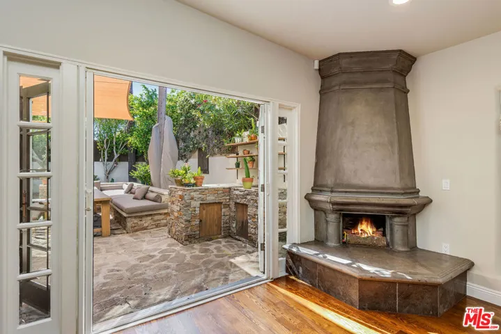 677 S Mccadden Place, Los Angeles, California 90005