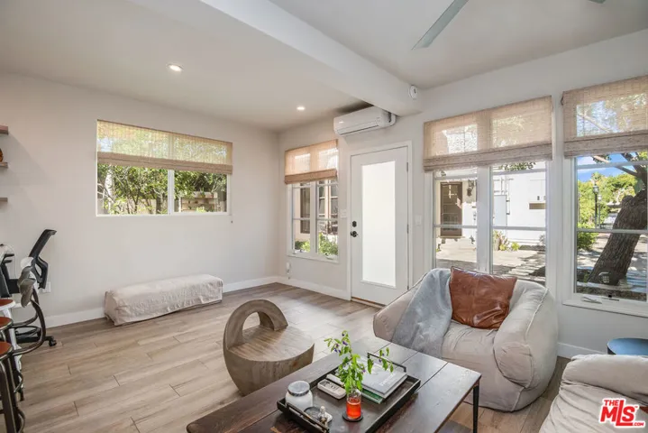 677 S Mccadden Place, Los Angeles, California 90005