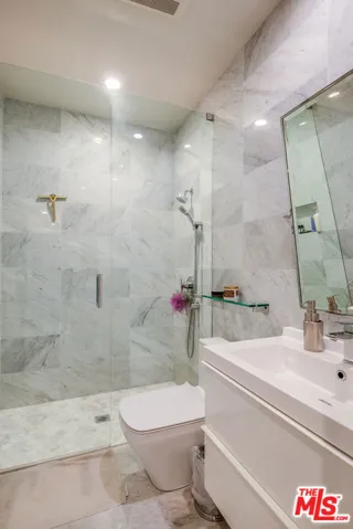 677 S Mccadden Place, Los Angeles, California 90005