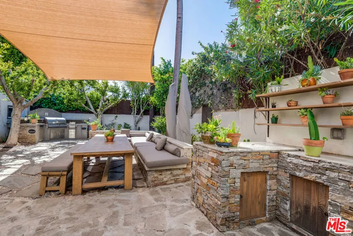 677 S Mccadden Place, Los Angeles, California 90005