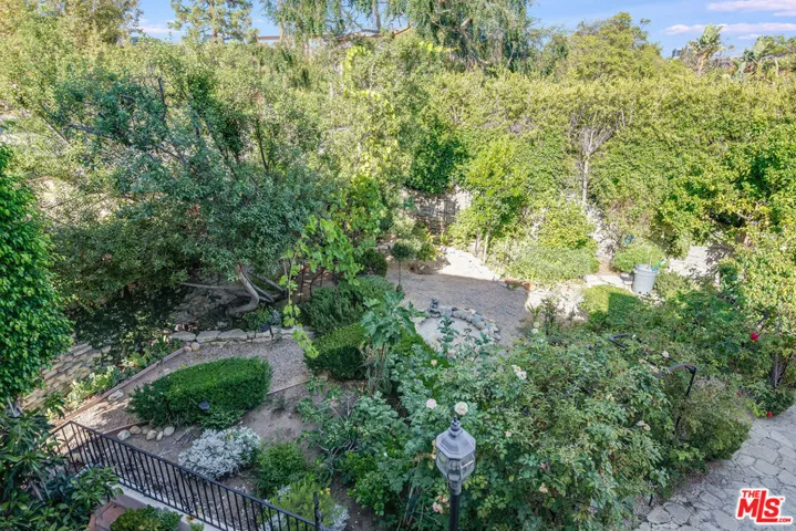 677 S Mccadden Place, Los Angeles, California 90005