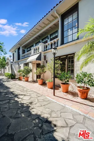 677 S Mccadden Place, Los Angeles, California 90005