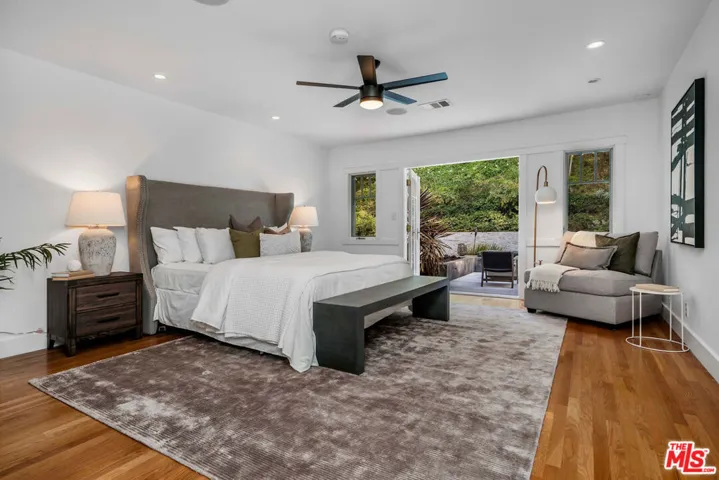 3325 Alana Drive, Sherman Oaks, California 91403