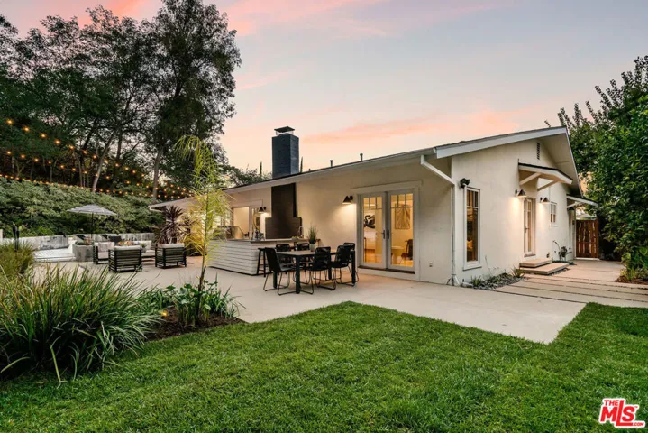 3325 Alana Drive, Sherman Oaks, California 91403