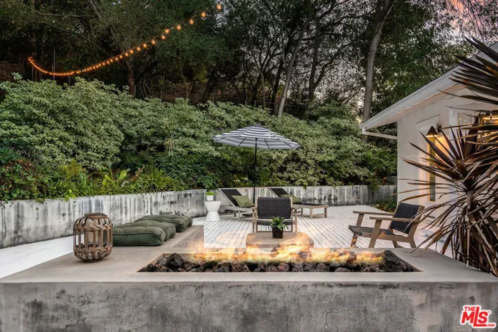 3325 Alana Drive, Sherman Oaks, California 91403