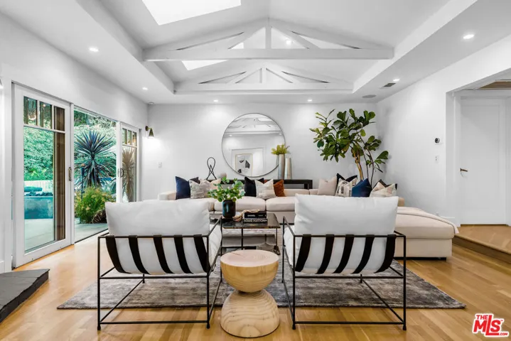 3325 Alana Drive, Sherman Oaks, California 91403