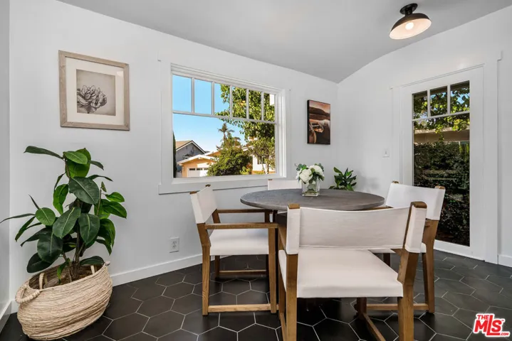 3325 Alana Drive, Sherman Oaks, California 91403