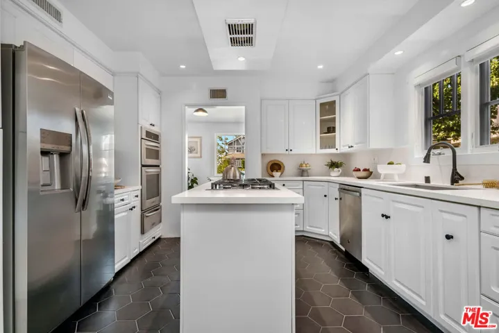 3325 Alana Drive, Sherman Oaks, California 91403
