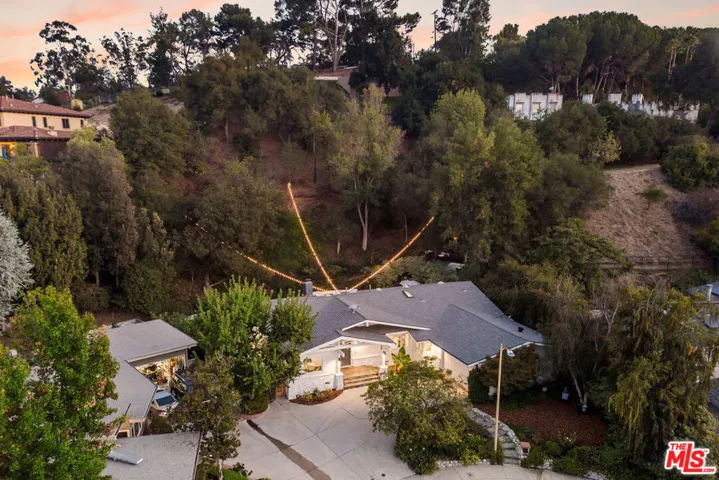 3325 Alana Drive, Sherman Oaks, California 91403