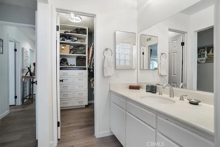 27819 Beacon Street, Castaic, California 91384